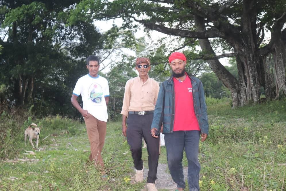 gruta Nossa Senhora de Fatima iha fahisarata ne'ebe nakfilak husi dirlaun